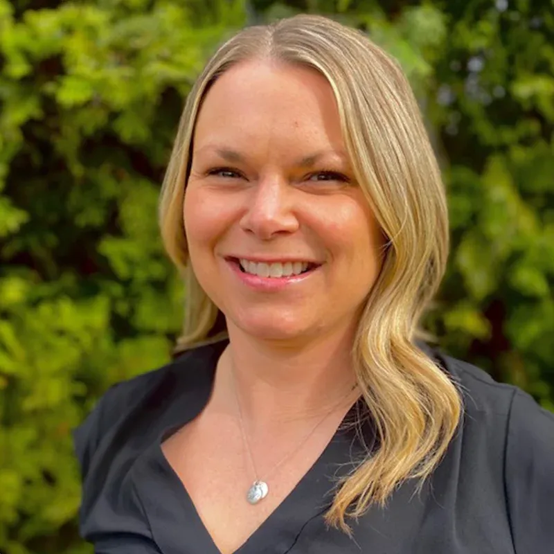 Erin Roche – bio photo