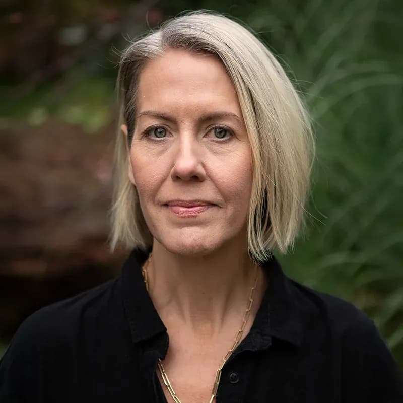 Julie Threapleton – bio photo